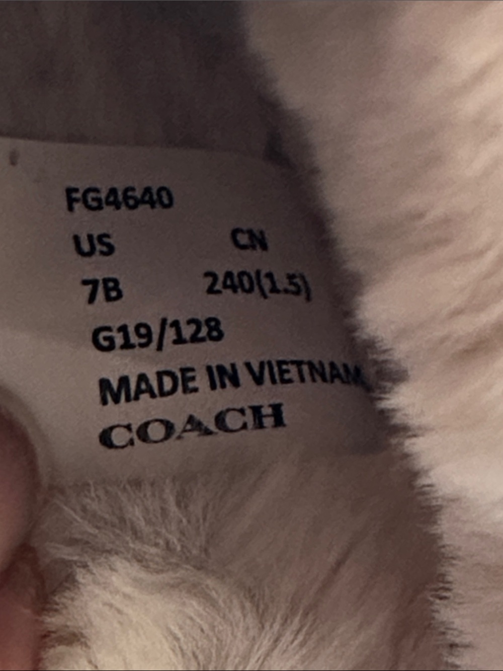 NWOT Coach Ziva Tan Signature Logo Slippers w/Cream Faux-Fur Trim Sz 7 - Picture 10 of 12